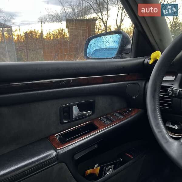 Седан Audi A8 2002 в Заболотове