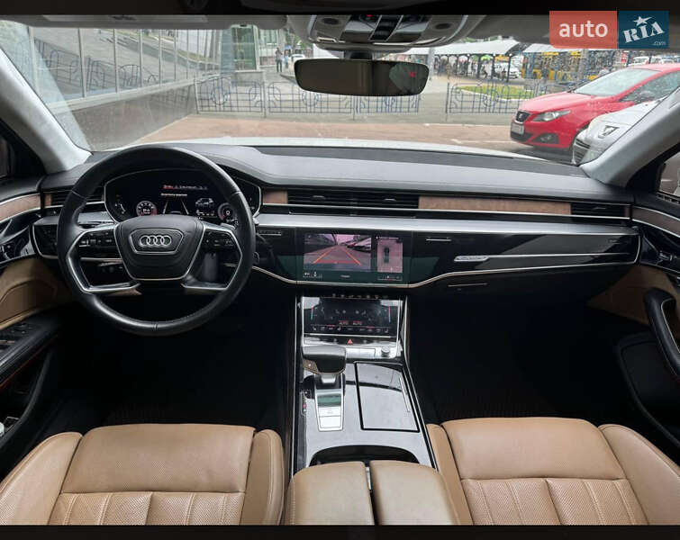 Седан Audi A8 2018 в Киеве