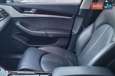 Седан Audi A8 2012 в Черкассах