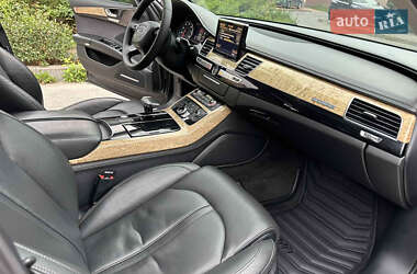 Седан Audi A8 2013 в Ужгороде