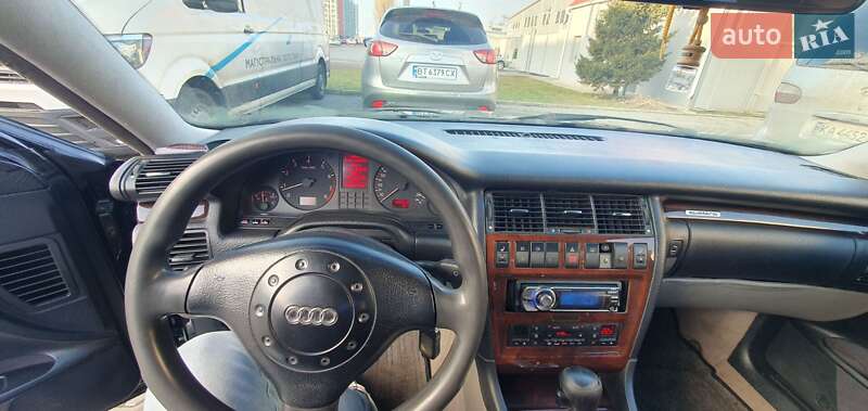 Седан Audi A8 1997 в Киеве
