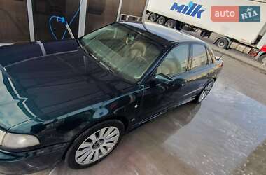 Седан Audi A8 1997 в 