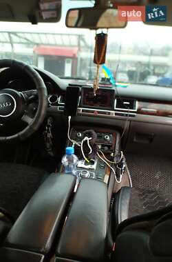 Седан Audi A8 2004 в 