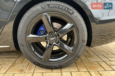 Седан Audi A8 2012 в 