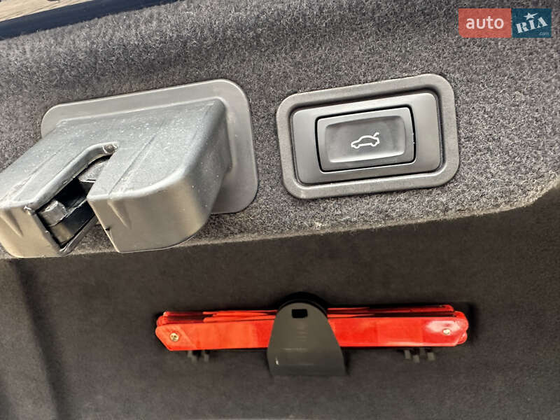 Седан Audi A8 2012 в Одесі фото 43 Седан Audi A8 2012 в Одесі