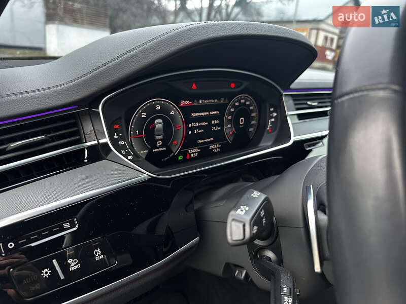 Седан Audi A8 2021 в Киеве