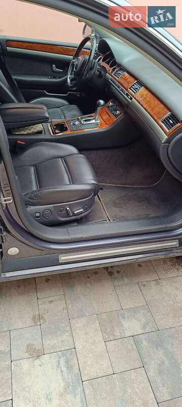 Седан Audi A8 2009 в Виноградові
