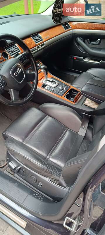 Седан Audi A8 2009 в Виноградові