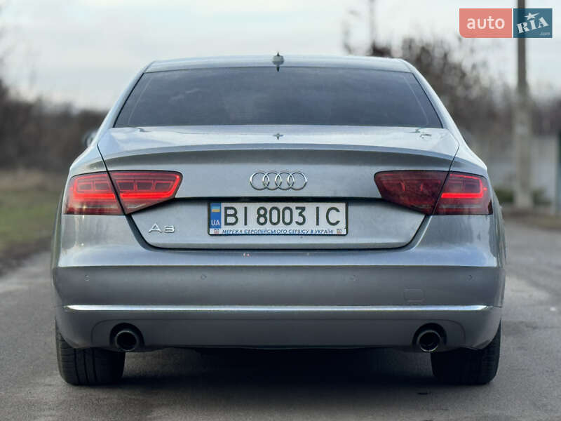 Седан Audi A8 2012 в Полтаві