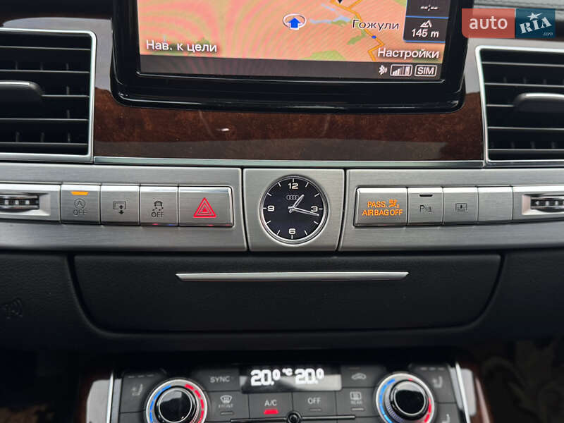 Седан Audi A8 2012 в Полтаві