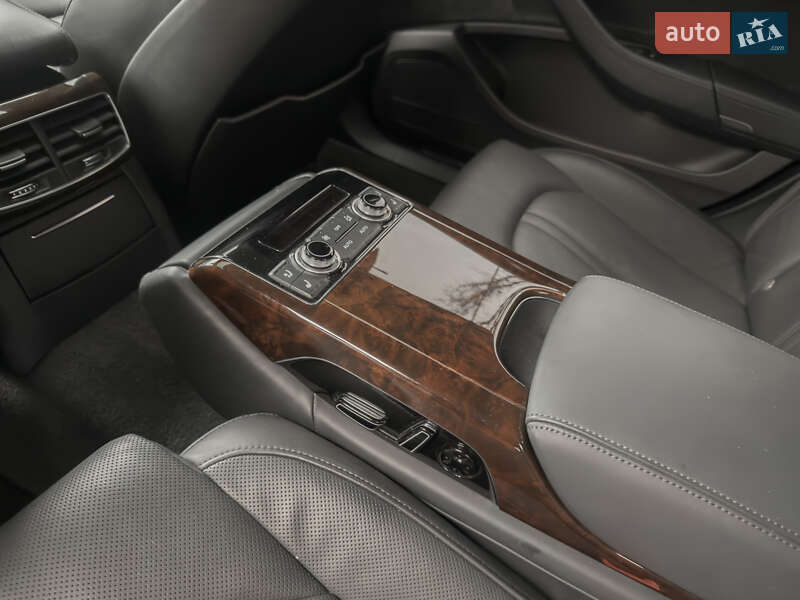 Седан Audi A8 2014 в Киеве