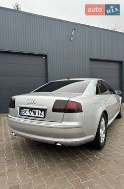 Седан Audi A8 2004 в Бердичеві