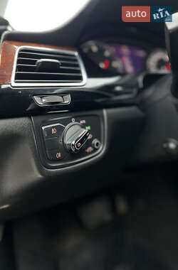 Седан Audi A8 2011 в 