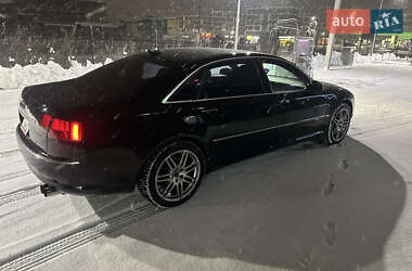 Седан Audi A8 2004 в 