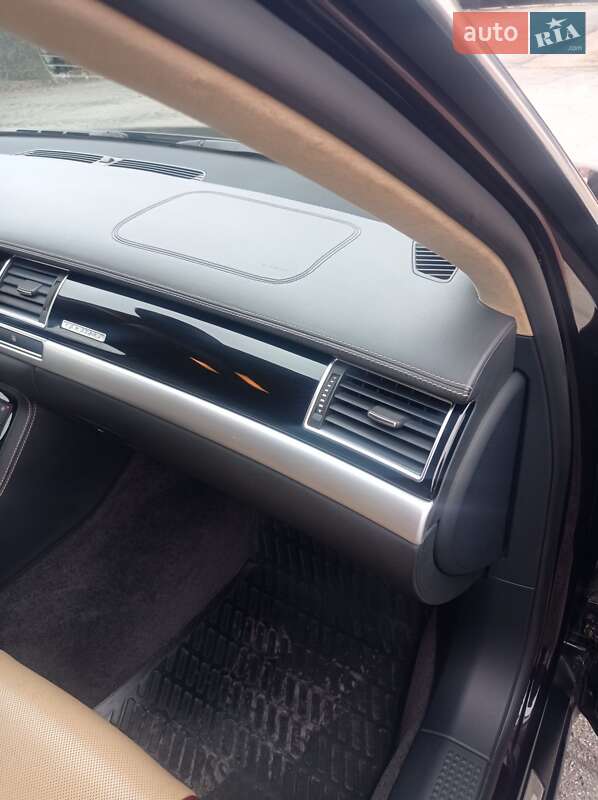 Седан Audi A8 2008 в Погребище