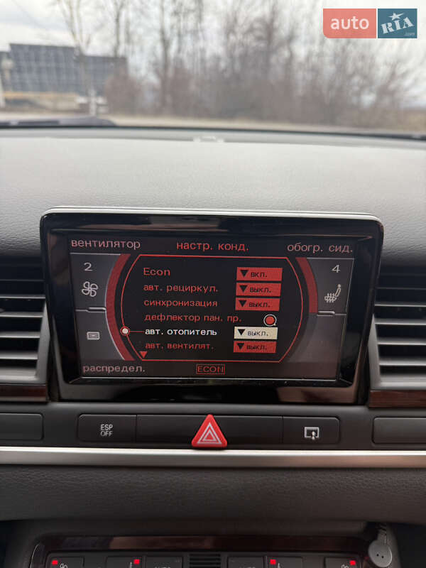 Седан Audi A8 2008 в Снятині