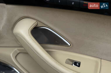 Седан Audi A8 2011 в 