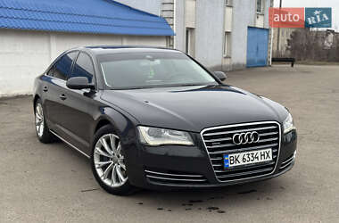 Седан Audi A8 2011 в Радивиліві