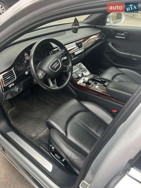 Седан Audi A8 2012 в Тернополе