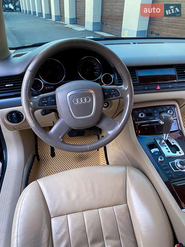 Седан Audi A8 2005 в Вінниці