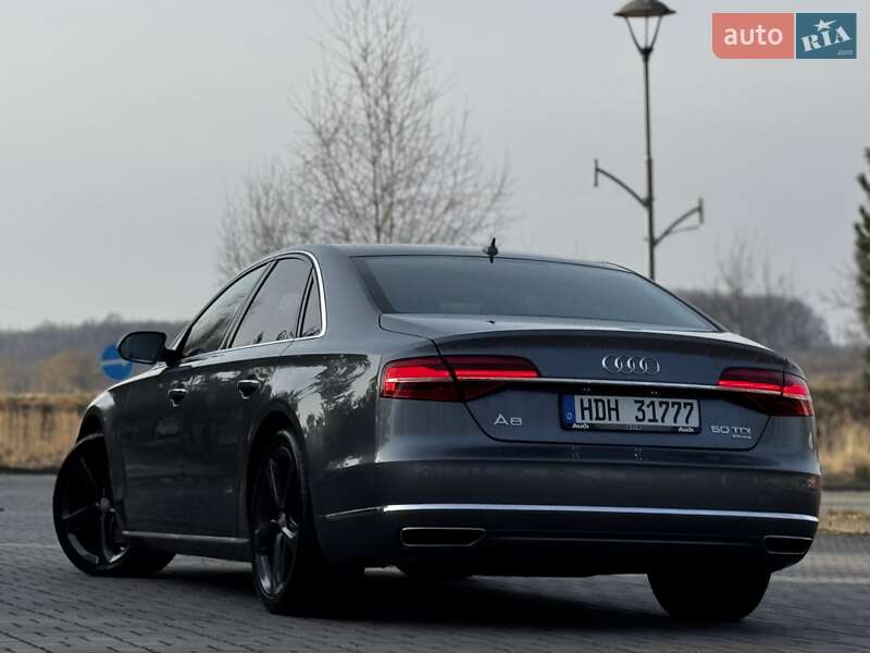 Седан Audi A8 2015 в Дрогобыче