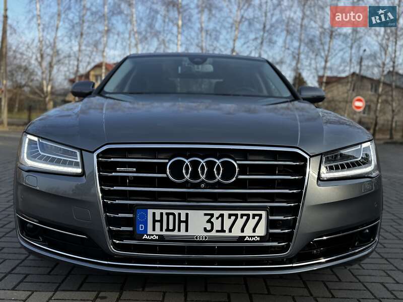Седан Audi A8 2015 в Дрогобыче