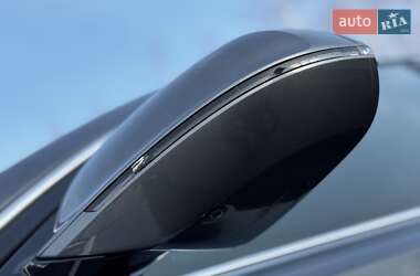 Седан Audi A8 2015 в 