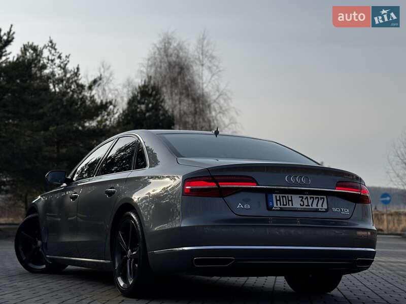 Седан Audi A8 2015 в Дрогобыче