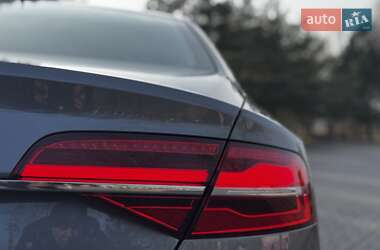 Седан Audi A8 2015 в 