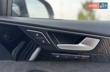 Седан Audi A8 2015 в 