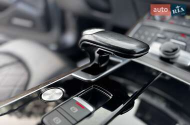 Седан Audi A8 2015 в 