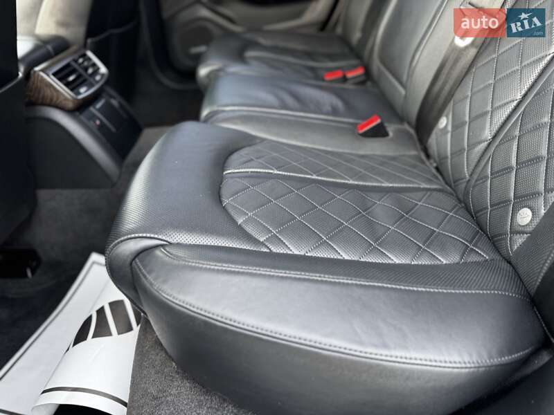 Седан Audi A8 2015 в Дрогобыче