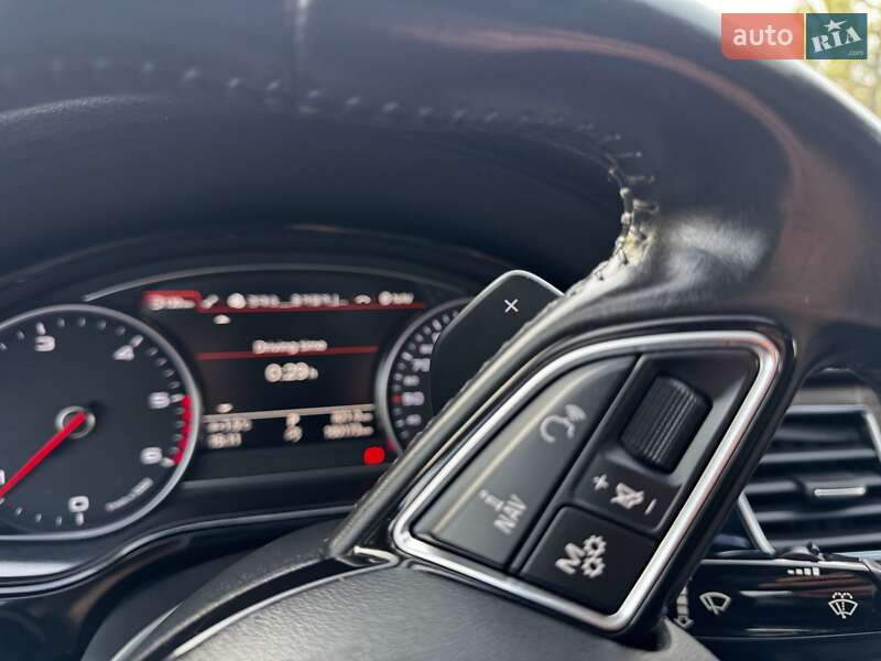 Седан Audi A8 2015 в Дрогобыче