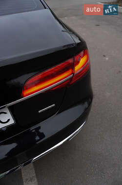 Седан Audi A8 2014 в 