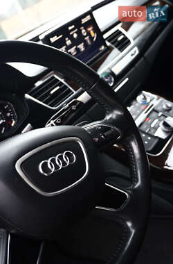 Седан Audi A8 2014 в 