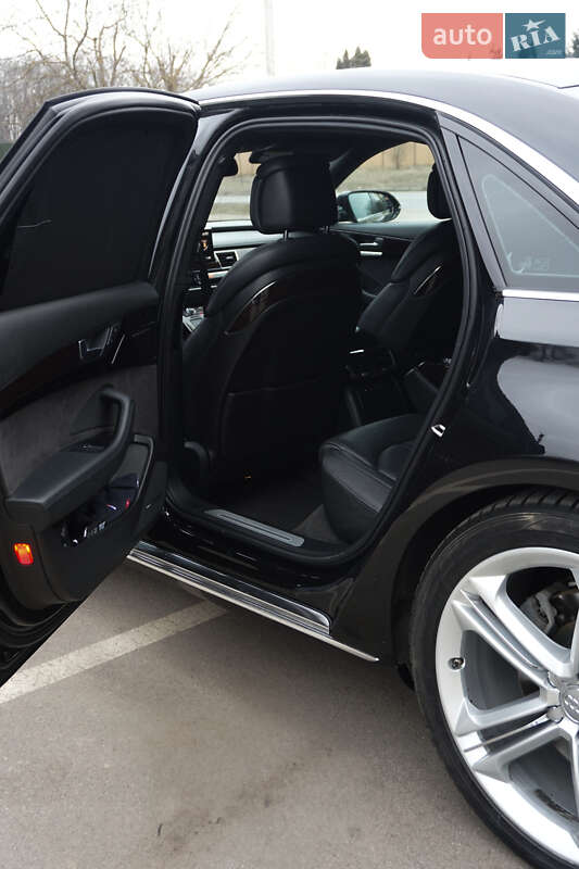 Седан Audi A8 2014 в Виннице