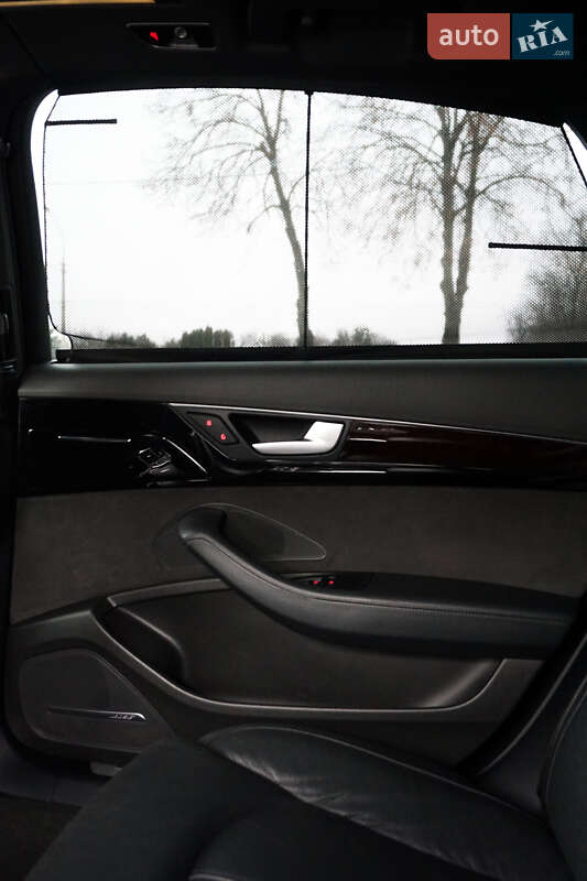 Седан Audi A8 2014 в Виннице
