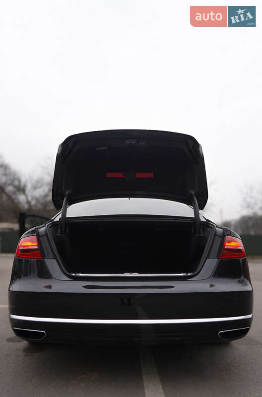 Седан Audi A8 2014 в Виннице