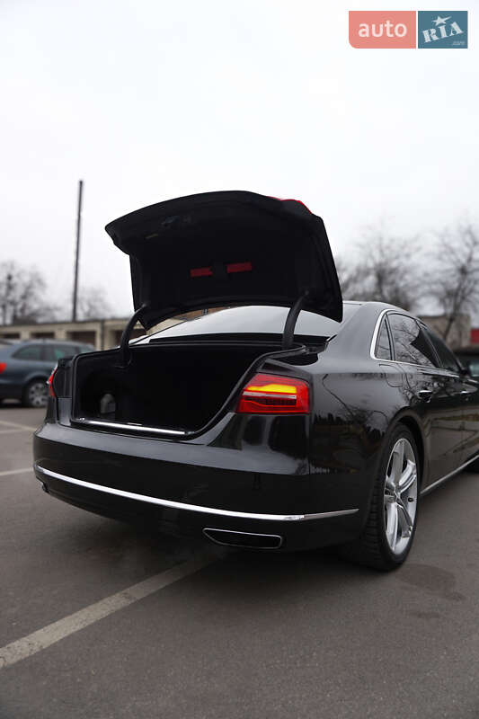 Седан Audi A8 2014 в Виннице