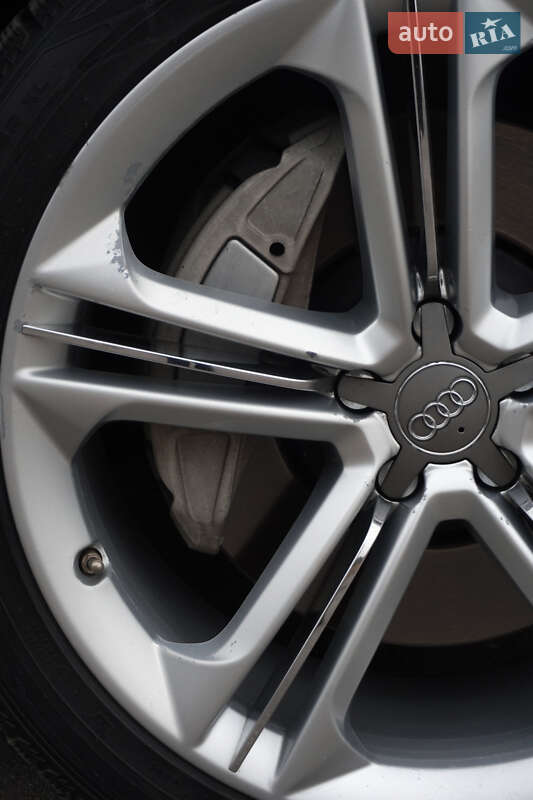 Седан Audi A8 2014 в Виннице