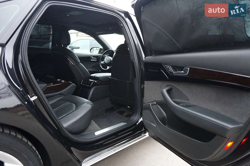 Седан Audi A8 2014 в Виннице