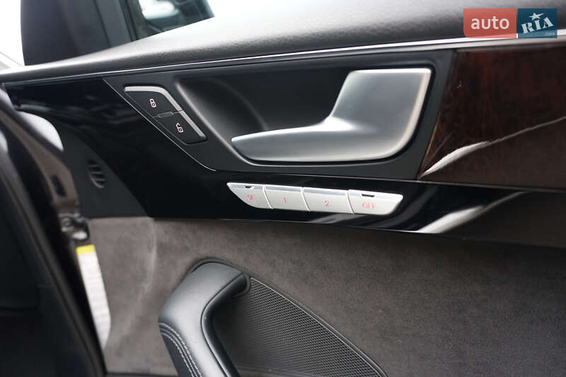Седан Audi A8 2014 в Виннице