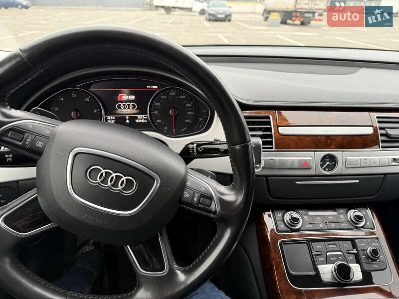 Седан Audi A8 2012 в Києві