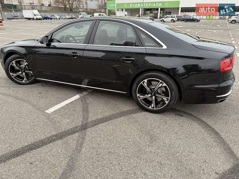 Седан Audi A8 2012 в Києві