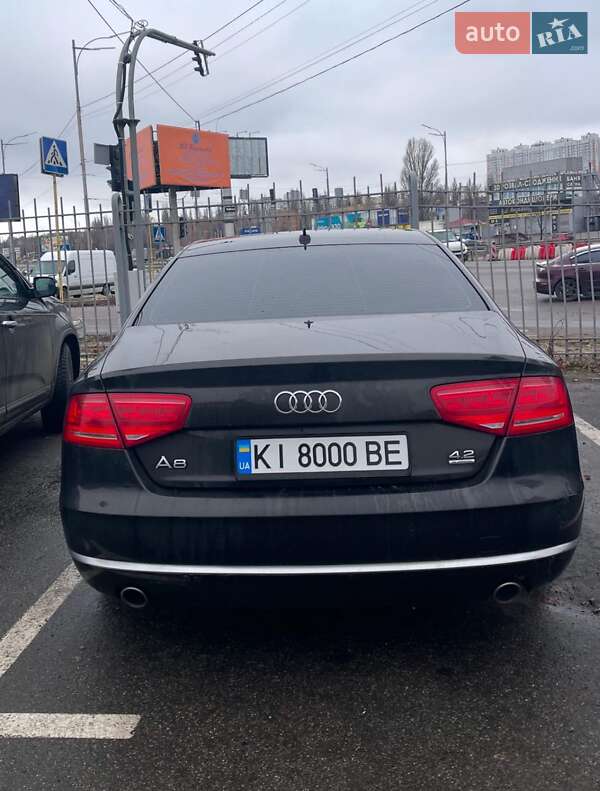 Седан Audi A8 2011 в 