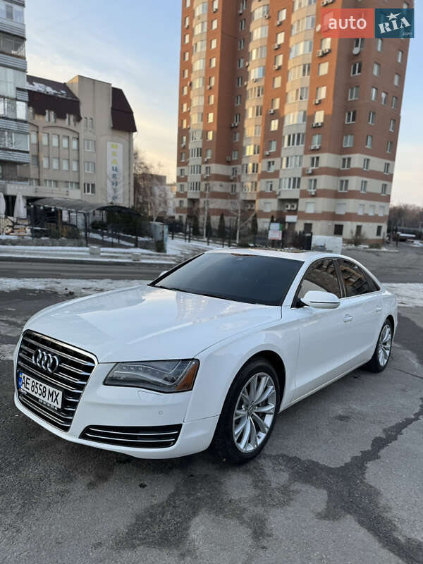 Седан Audi A8 2012 в Дніпрі