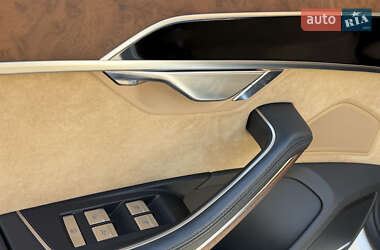 Седан Audi A8 2018 в 