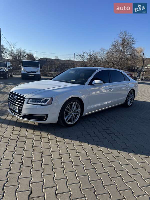 Седан Audi A8 2015 в Могилев-Подольске