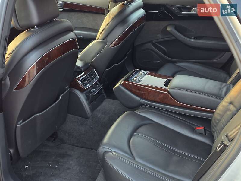 Седан Audi A8 2012 в Тернополе
