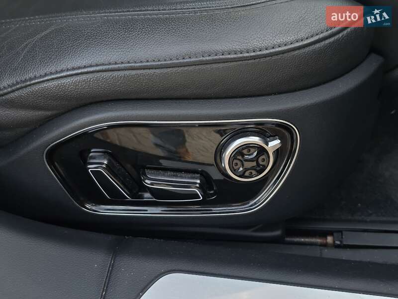 Седан Audi A8 2012 в Тернополе